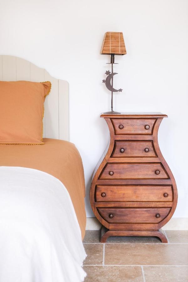 L'Ostal - Bed & Breakfast - Chambres Et Suites De 25 A 40M2 - Spa Saint-Hilaire-dʼOzilhan Kültér fotó