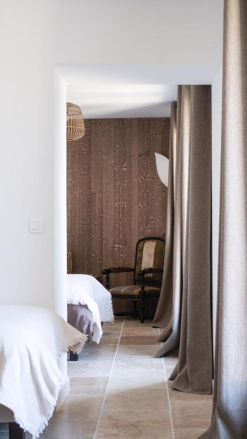 L'Ostal - Bed & Breakfast - Chambres Et Suites De 25 A 40M2 - Spa Saint-Hilaire-dʼOzilhan Kültér fotó