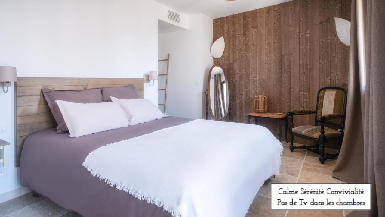 L'Ostal - Bed & Breakfast - Chambres Et Suites De 25 A 40M2 - Spa Saint-Hilaire-dʼOzilhan Kültér fotó